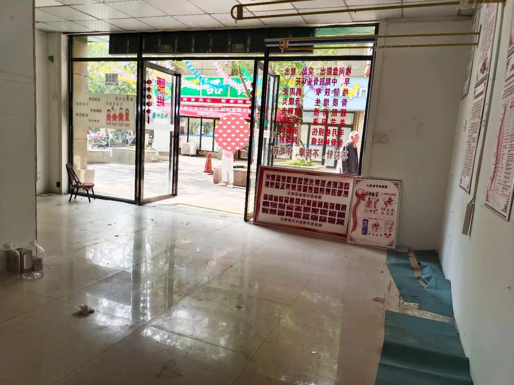 白云区云环路云景世家小区门口门面出租52平方